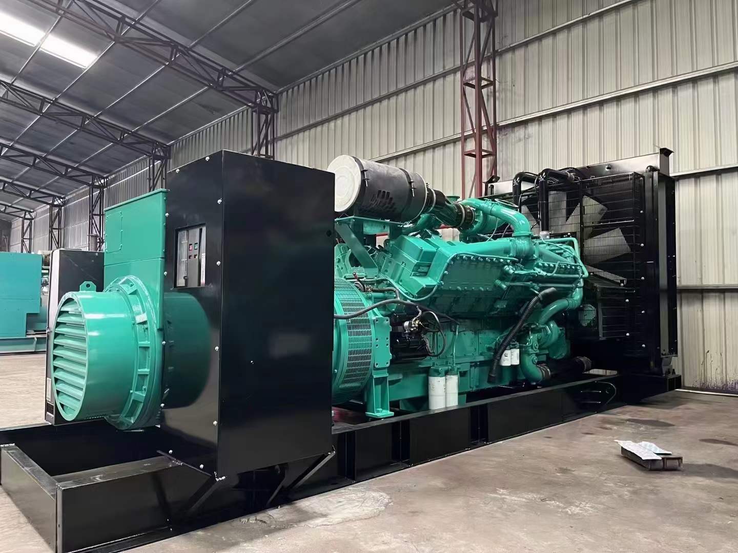 都匀如何降低 800kW 柴油发电机输出电流的波动？