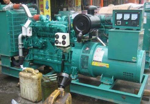 都匀冬季启动柴油发电机时，如何避免电瓶过度放电？