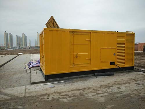 都匀合同中关于乙方责任导致工期延误的赔偿标准应该如何制定？